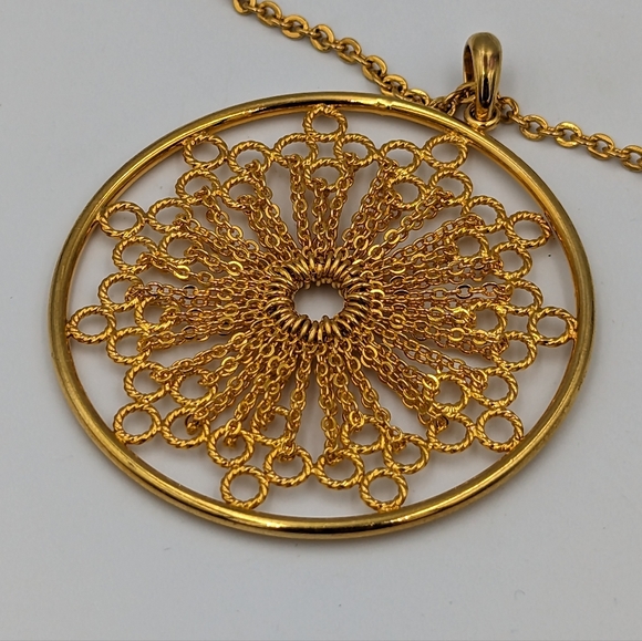 Vintage Joan Rivers Necklace Filigree Mandala Sunburst Pendant Gold Tone 18" - Picture 6 of 8